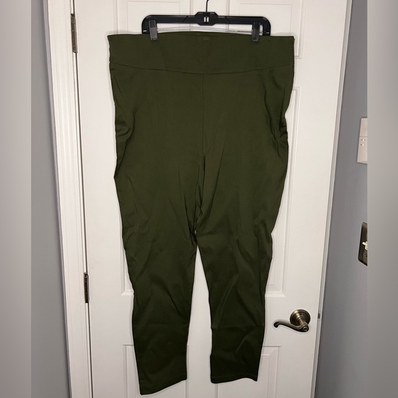 NWT Unique Vintage Plus Size Green Rizzo Cigarette Pants Size 3X/20 - Picture 1 of 7